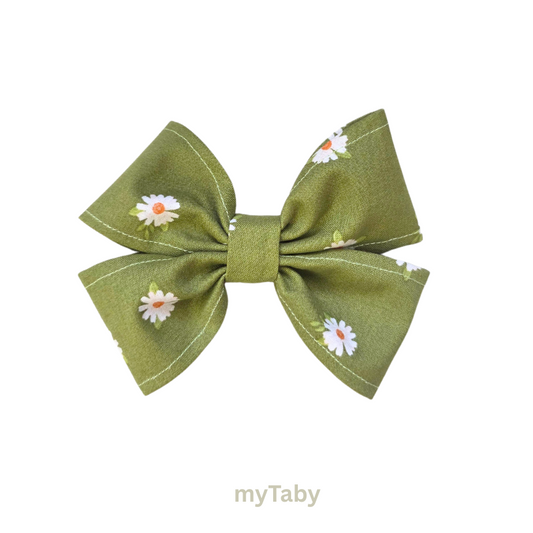 Green with Daisy Large Girls' Hair Bow